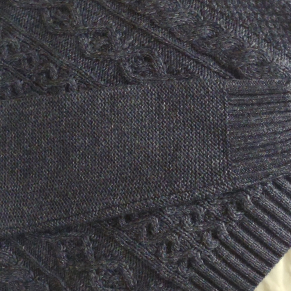 Ladies Navy heavyweight sweater L/XL. NWOT. - Picture 6 of 12